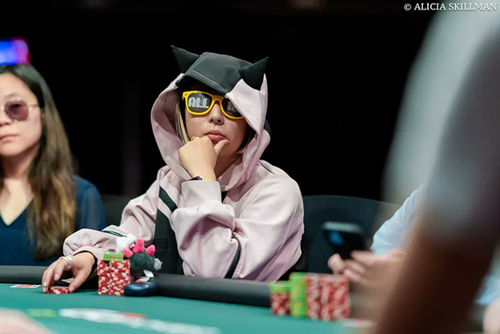 3-3【PHオフィシャル-500】WSOP-Ladies-8位入賞直前の様子　オールイン番長　パールハーバープロダクション　POKERインフルエンサー　ポーカーインフルエンサー　東京大学卒　99015_0 (1)